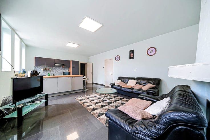 maison rénovée 3 chambres louée 850 € par mois.