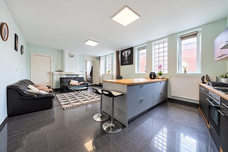 maison rénovée 3 chambres louée 850 € par mois.
