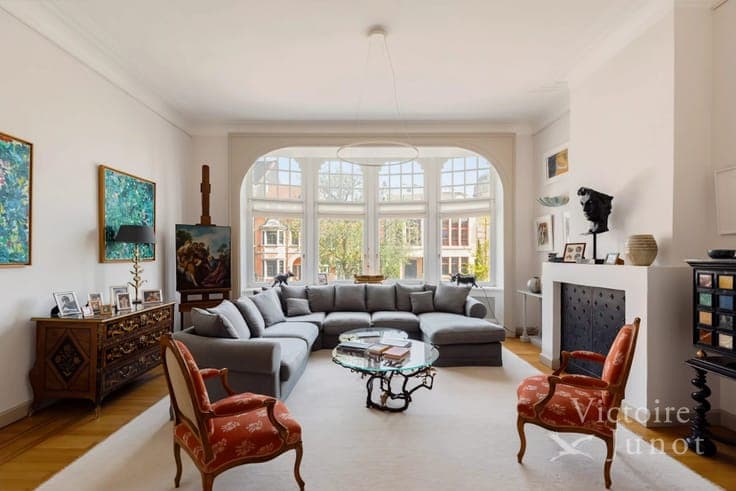 Recently renovated elegant townhouse