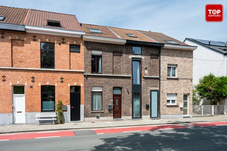 Te renoveren woning op fietsafstand van het centrum.
