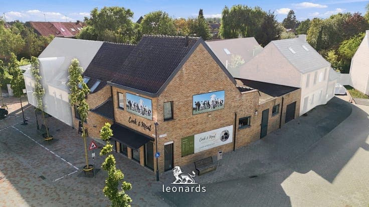 Commercial property with residence in central Deerlijk