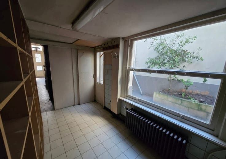 Stylish character townhouse in Ostend (5 BR).