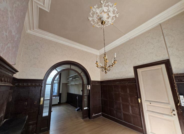 Stylish character townhouse in Ostend (5 BR).