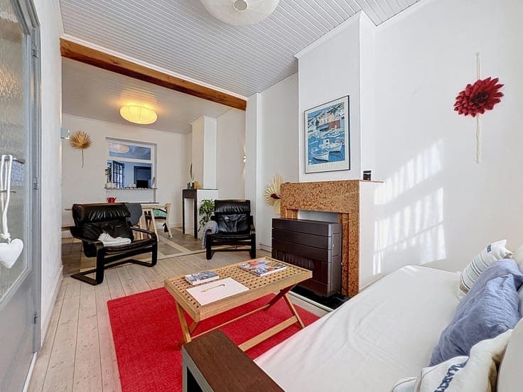 Charming house with 2 bedrooms + office/dressing room and ga