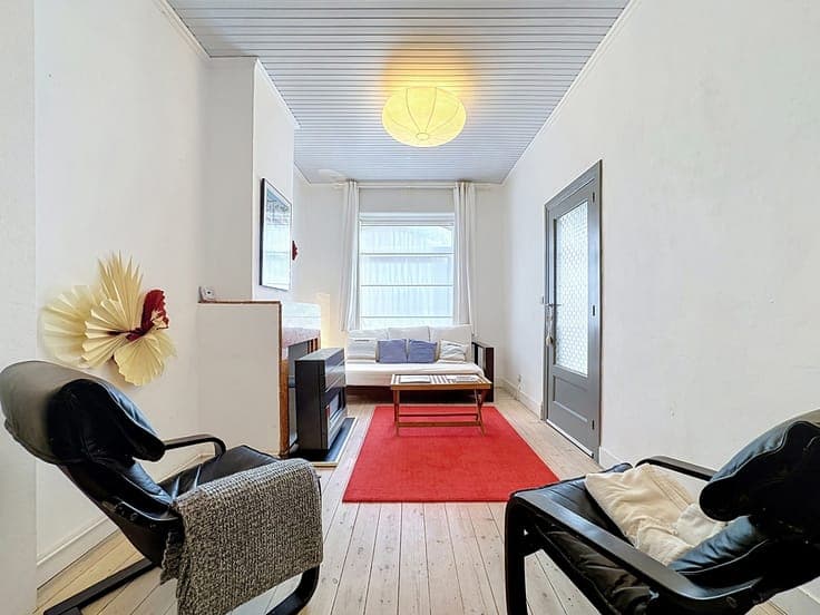 Charming house with 2 bedrooms + office/dressing room and ga