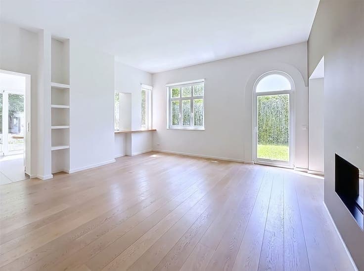 Spacious bright House with elevator