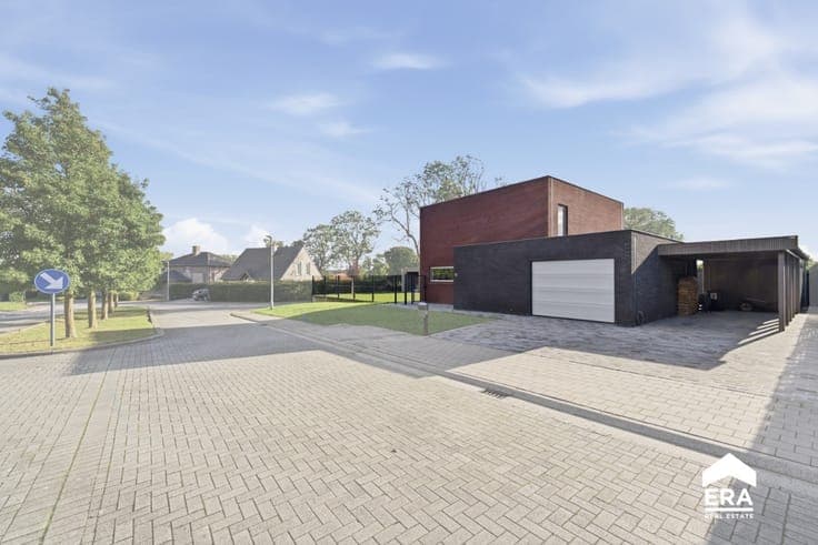 Detached house with garden in Poperinge