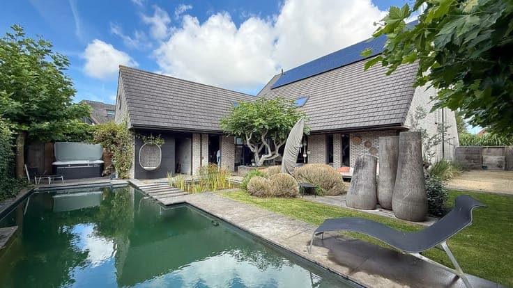 Architectural villa - perfect for a freelancer - located in