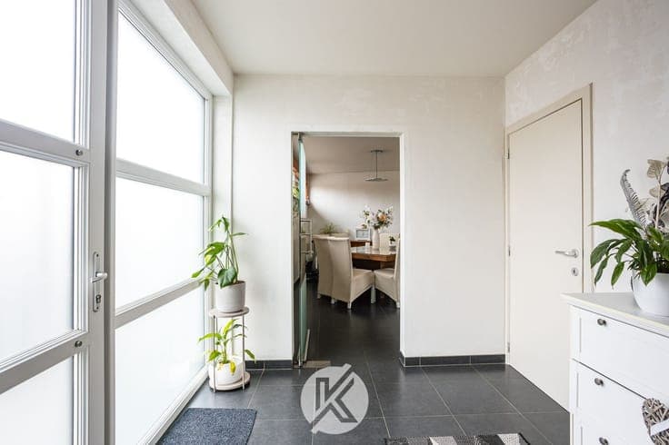 Moderne gezinswoning met aparte garage