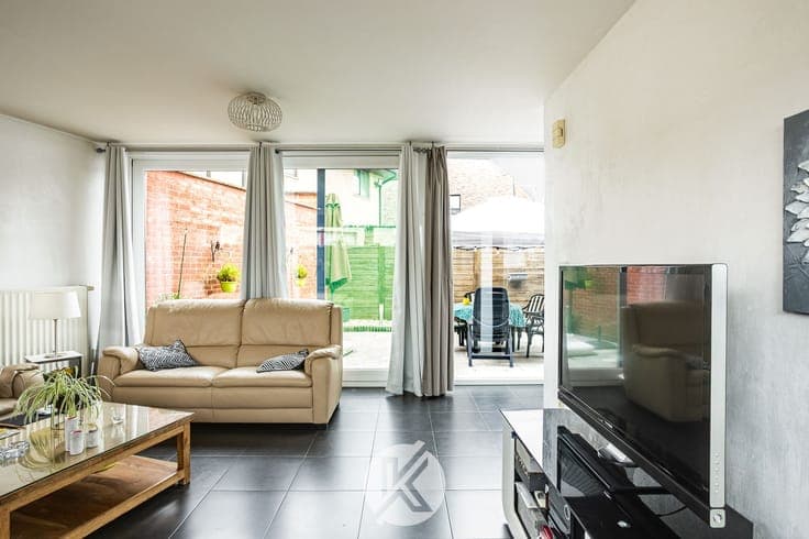 Moderne gezinswoning met aparte garage