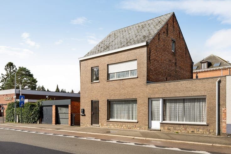 Te renoveren woning met 3 slpkrs in centrum Grootlo