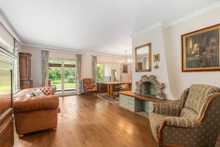 Renovation home with wooded rear land