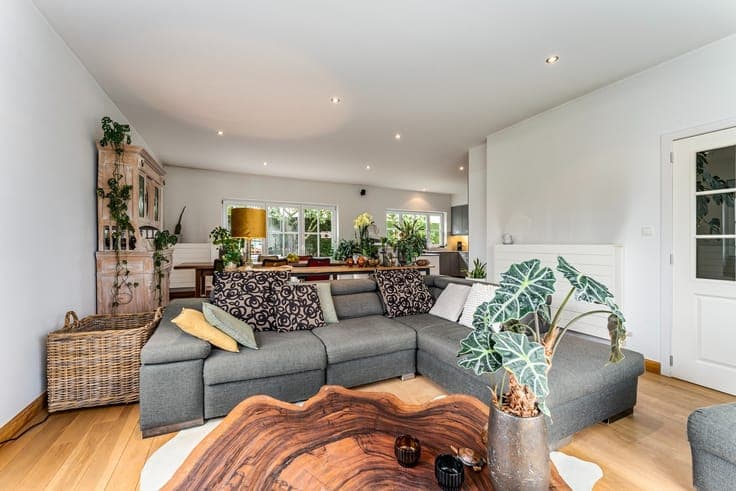 Rustig gelegen villa op een mooi perceel van 866 m² in Ro...