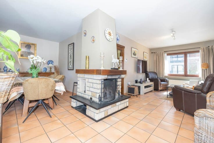 Beautiful 3 bedroom house with a study