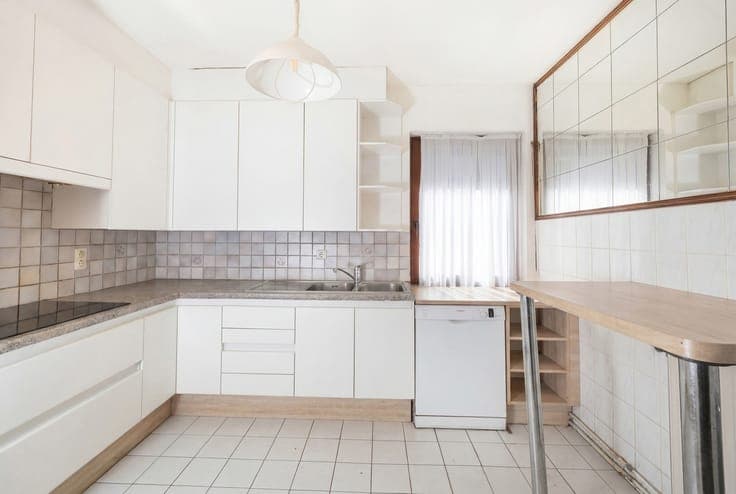 Beautiful 3 bedroom house with a study