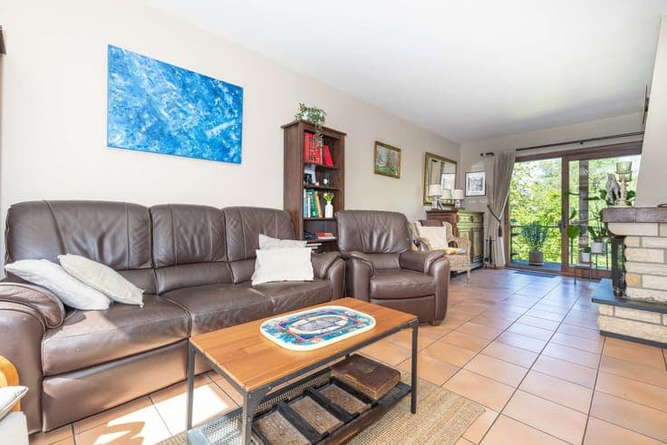 Beautiful 3 bedroom house with a study