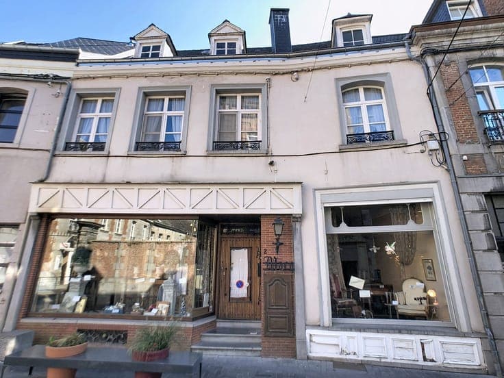 Maison à usage commercial