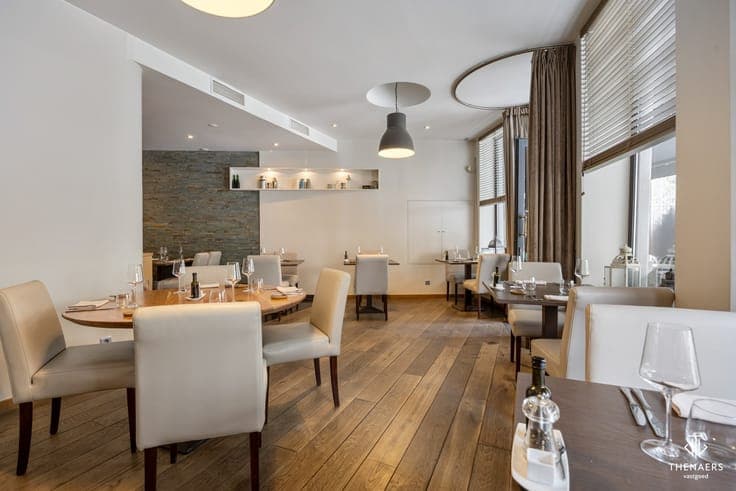 Karaktervol handelshuis met restaurant en ruime woonst op...