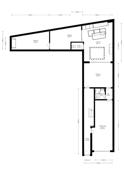 Spacious house with 6 bedrooms & 3 bathrooms