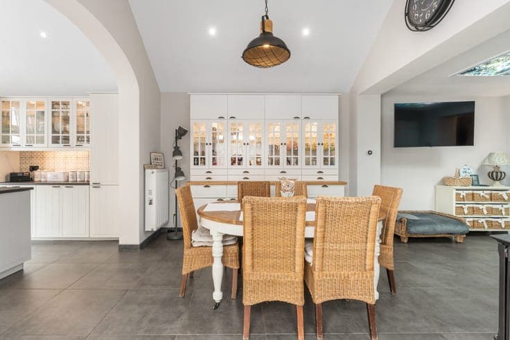 For sale: house with large garden in Westende