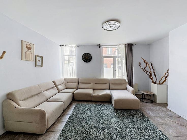 3-Bedroom House with Spacious Layout and Great Potential