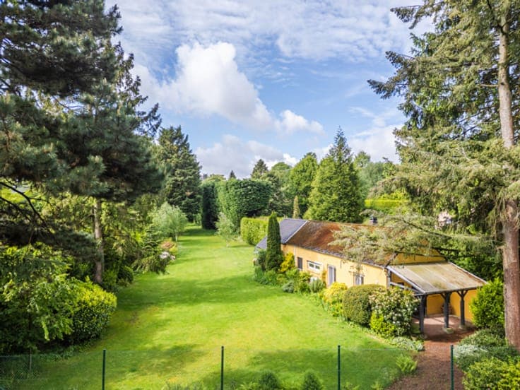 Character property on approx. 45 ares,