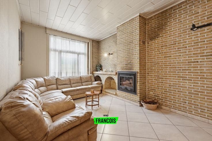 Renovation property with many possibilities in the centre o…