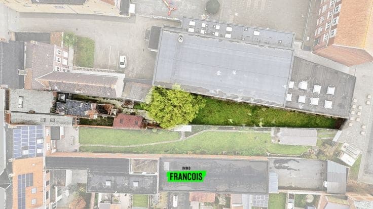 Renovation property with many possibilities in the centre o…