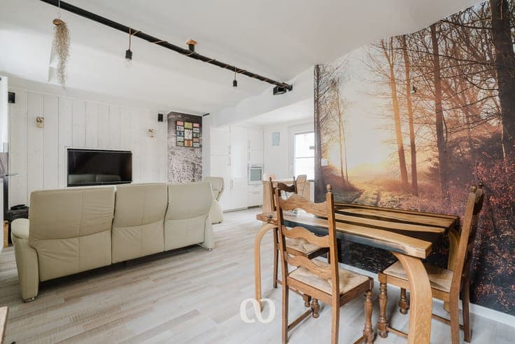 Ready-to-move-in house with garage near the center of Oudena