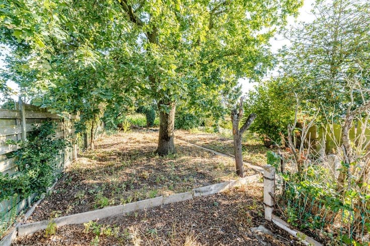 Spacious family home on a 553 m² lot with a garage and unobs