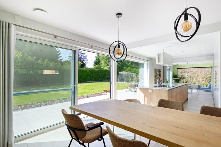 BEN-villa with south-facing garden for sale in Merchtem