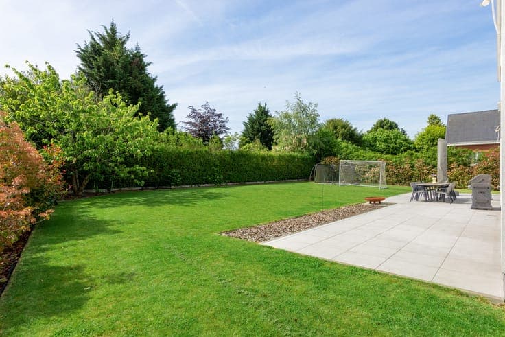 BEN-villa with south-facing garden for sale in Merchtem