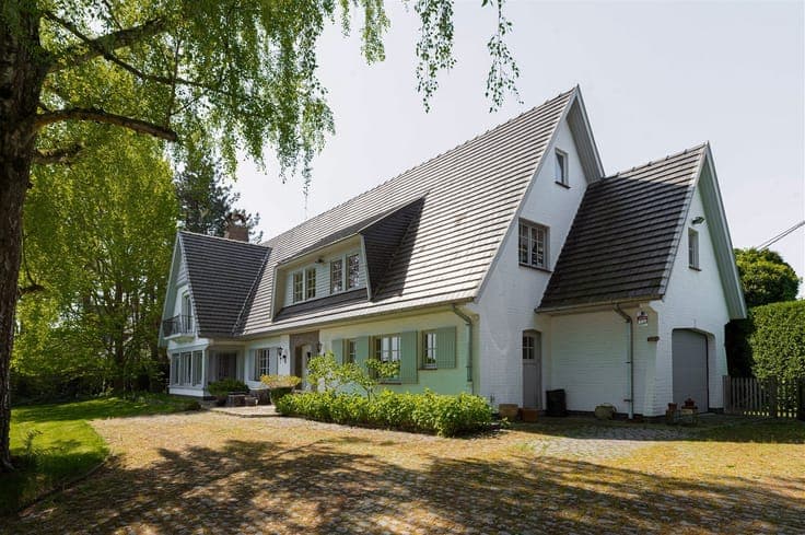 House with numerous destination possibilities in Geraardsber