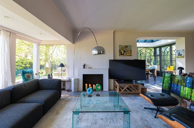 House with numerous destination possibilities in Geraardsber