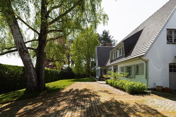 House with numerous destination possibilities in Geraardsber