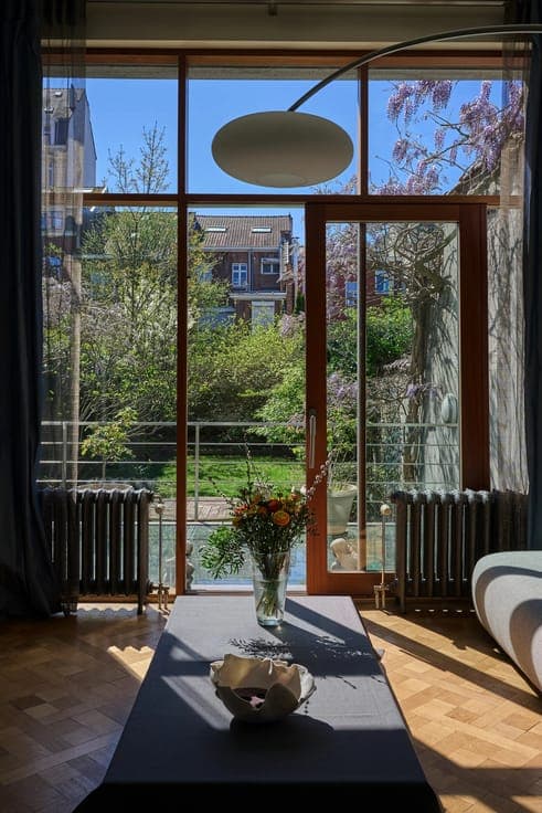 Elegant master house at Place Brugmann, Ixelles