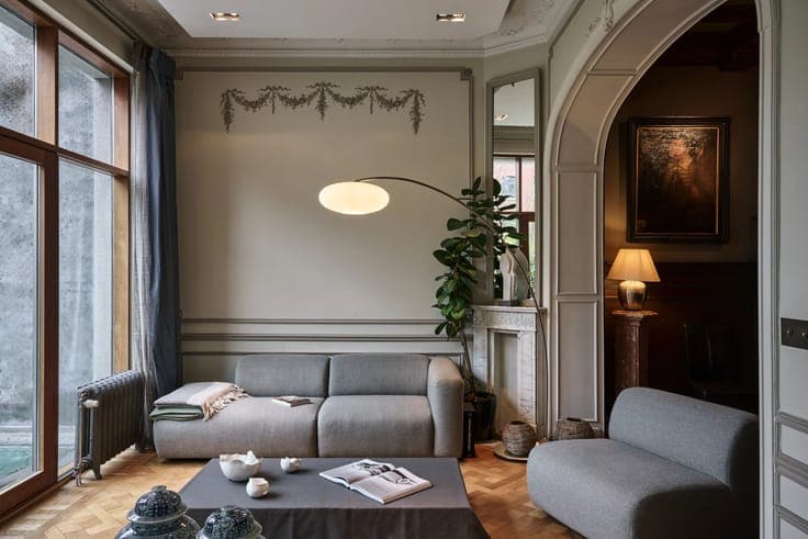 Elegant master house at Place Brugmann, Ixelles