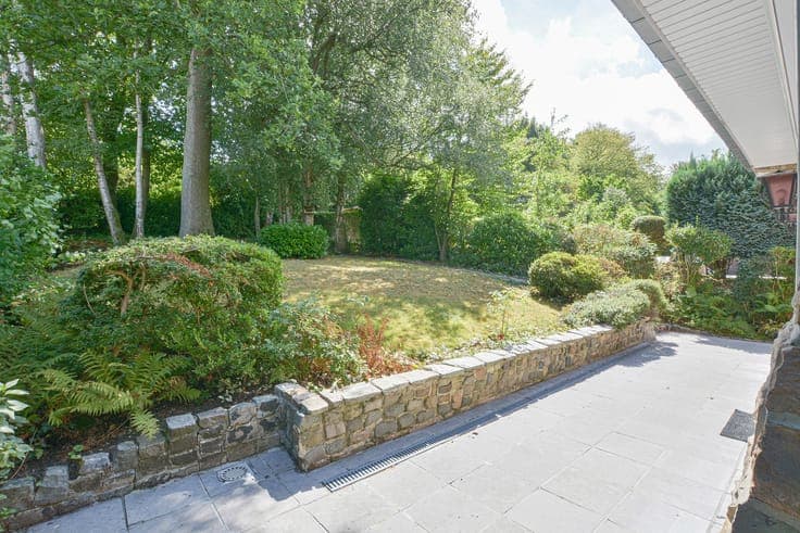 Freestanding house walking distance to Stockel
