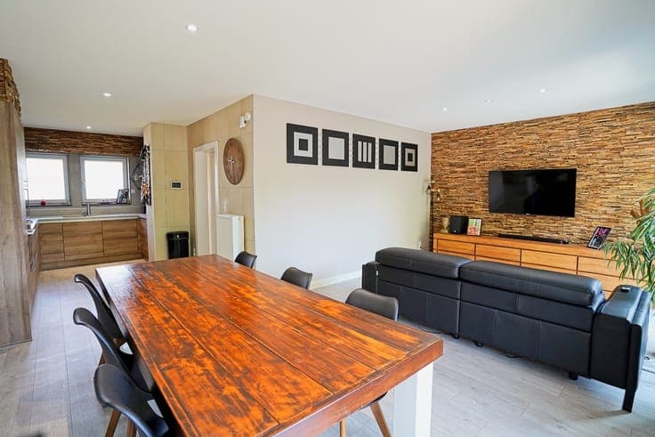 Recente woning met mogelijk 4 slaapkamers te Temse