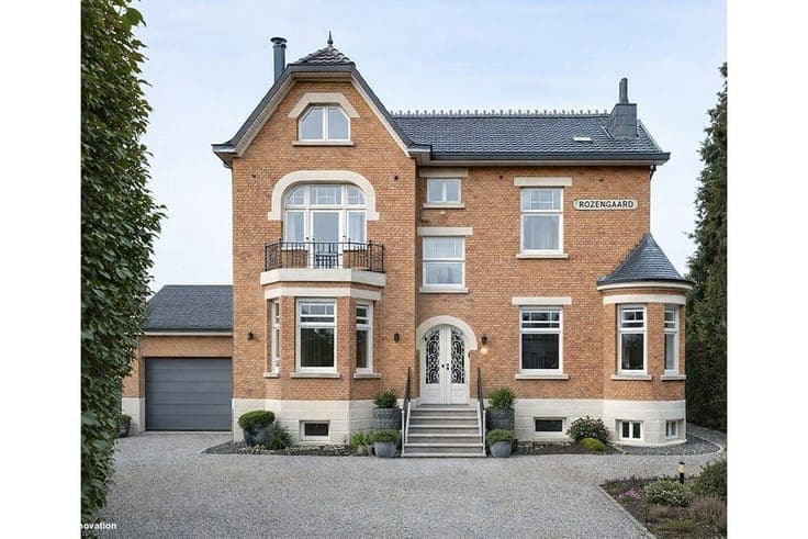 Spacious, charming villa with a pool, pool house, and wor...