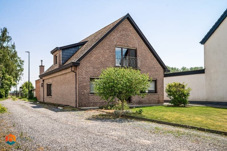 Ruime woning met 4 slpkrs te Londerzeel