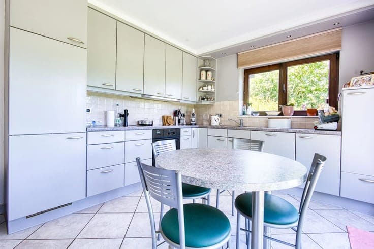 Charming 3-Bedroom Family Home in Wavre with Modern Features