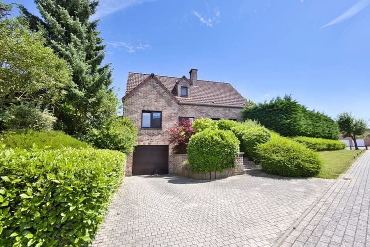 Charming 3-Bedroom Family Home in Wavre with Modern Features