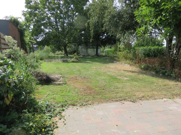Totaal te renoveren woning op groot perceel van ca. 1270m²