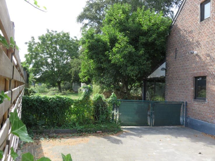 Totaal te renoveren woning op groot perceel van ca. 1270m²