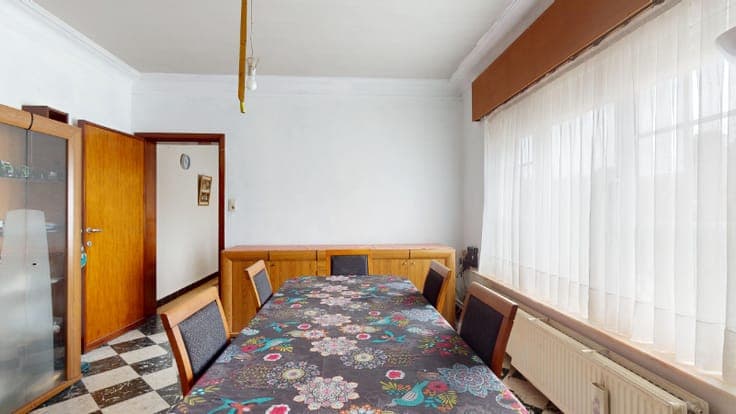 Woning van 197m² op een perceel van 8 are