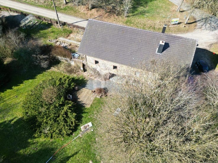 Charming detached stone house with panoramic views in Limerl
