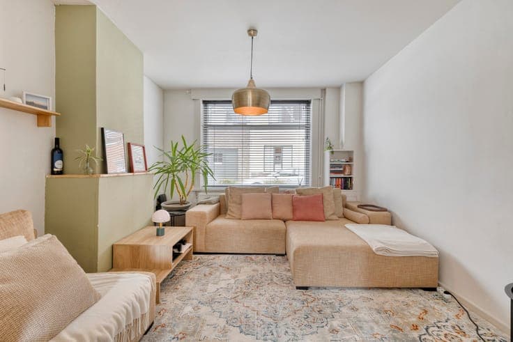 ST-ANDRIES: INSTAPKLARE WONING MET 4 SLPKS EN ZONNIGE TUIN!