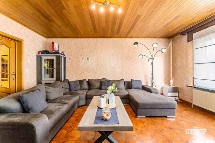Energy-efficient bel-etage home with 3 bedrooms and sunny g…