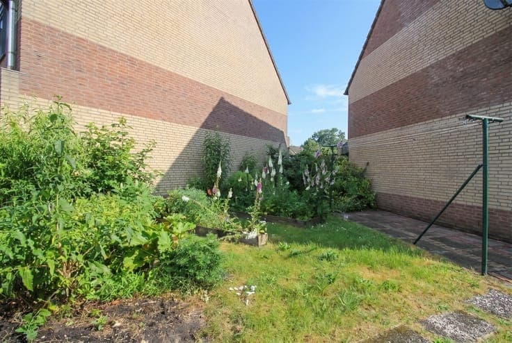 In woonerf gelegen woning vlakbij Nederlandse grens